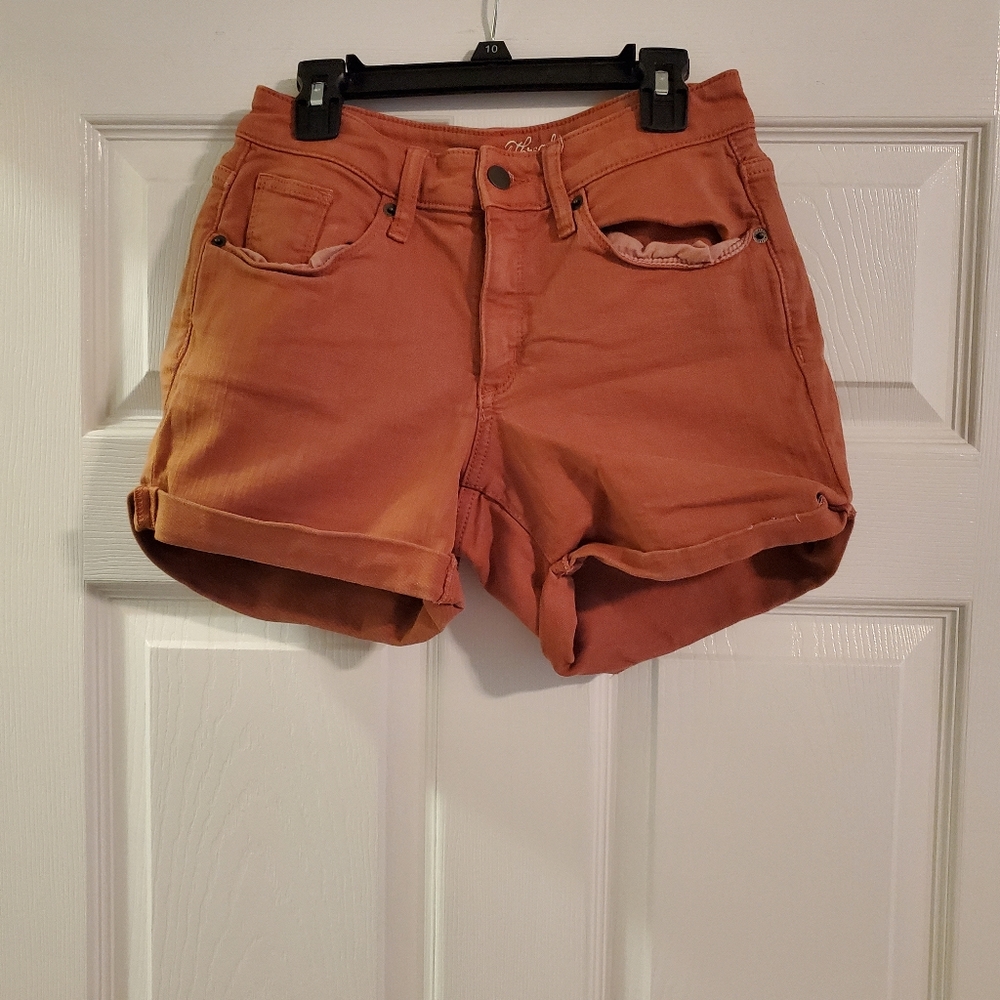 "Universal Thread" shorts! Size: 00, Juniors  Color: Rust